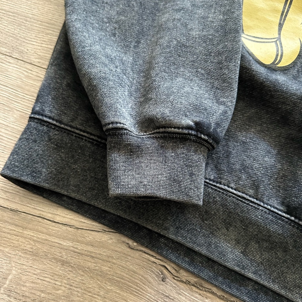 Men’s Mickey Mouse Gray Pullover Sweater Size S - Picture 6 of 6